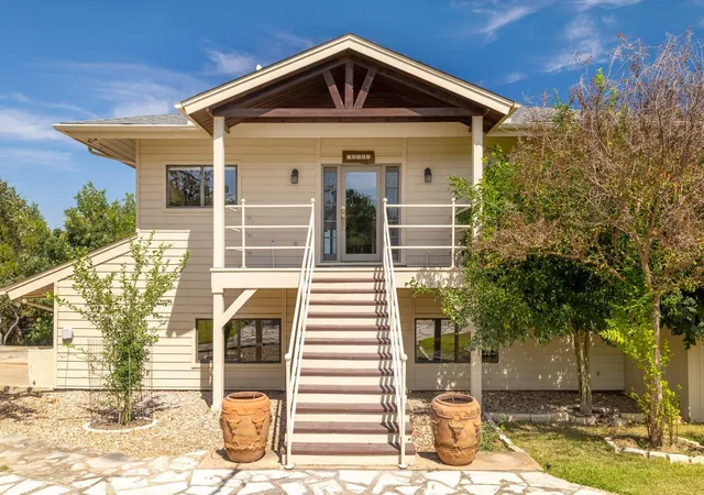 Photo 4 of Single family home for sale at 313 Kendall Dr, Spicewood, TX 78669 | MLS# 3378094 | Listing updated on 2026-09-16