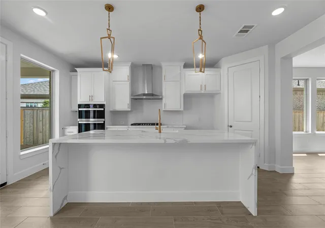 Photo 4 of Single family home for sale at 8124 Royal Mint Cv, Lago Vista, TX 78645 | MLS# 4380001 | Listing updated on 2026-09-11