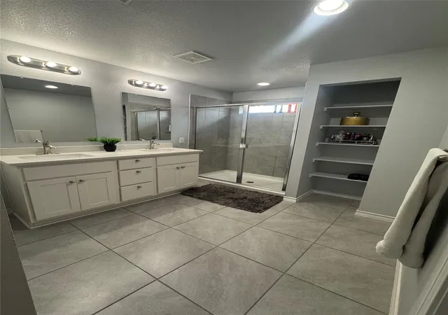 Photo 2 of Single family home for sale at 7524 Saginaw Dr, Austin, TX 78754 | MLS# 6790265 | Listing updated on 2026-09-14