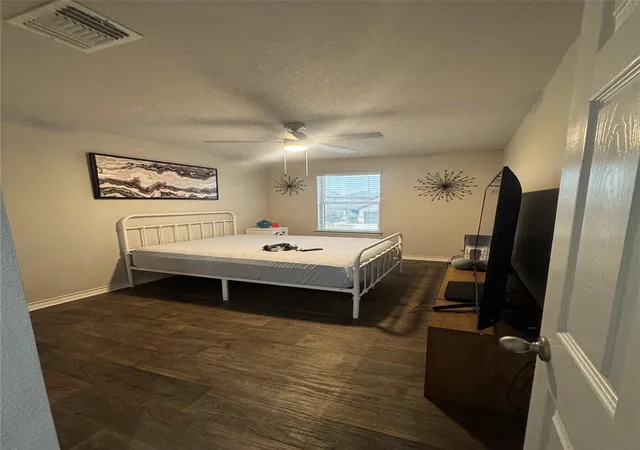 Photo 4 of Single family home for sale at 7524 Saginaw Dr, Austin, TX 78754 | MLS# 6790265 | Listing updated on 2026-09-14