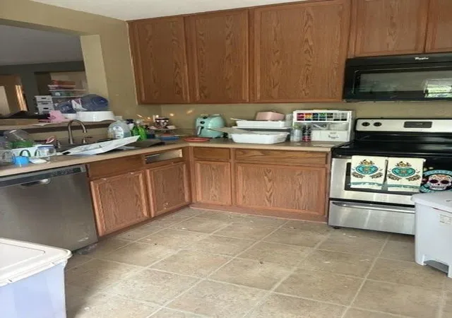 Photo 4 of Single family home for sale at 112 Azolar St, San Marcos, TX 78666 | MLS# 5291060 | Listing updated on 2026-09-18