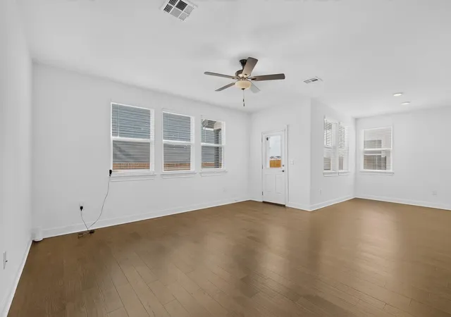 Photo 4 of Single family home for sale at 13623 Long Is Dr, Pflugerville, TX 78660 | MLS# 5098820 | Listing updated on 2026-09-14