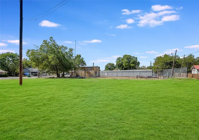 Land for sale at 1000 N Main St, Taylor, TX 76574 | MLS# 9134330