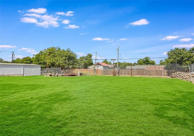Photo 2 of Land for sale at 1010 N Main St, Taylor, TX 76574 | MLS# 2760378 | Listing updated on 2026-09-11