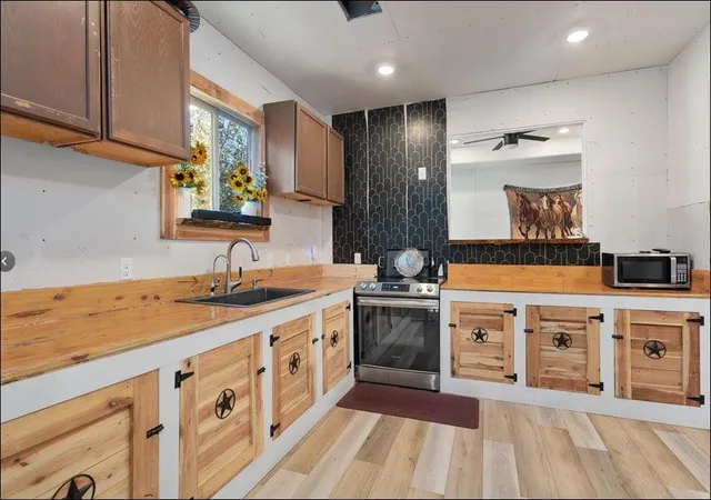 Photo 3 of Single family home for sale at 104 Pink Dahlia Dr, Dale, TX 78616 | MLS# 3301655 | Listing updated on 2026-09-14
