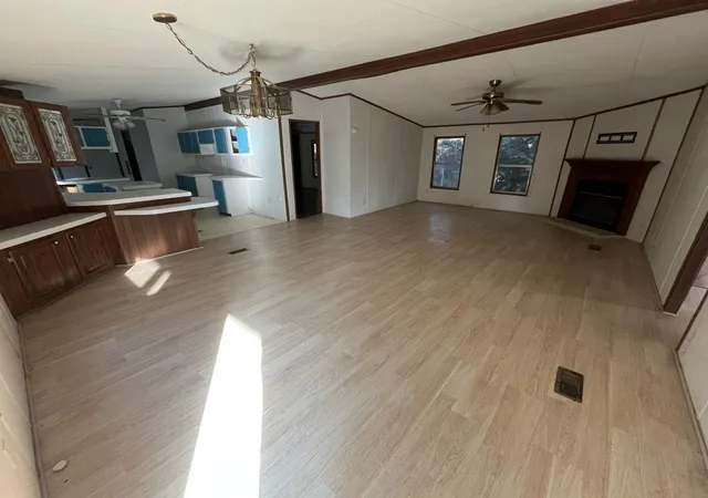 Photo 4 of Manufactured home for sale at 21605 Cheyenne Cv, Lago Vista, TX 78645 | MLS# 4881730 | Listing updated on 2026-09-21