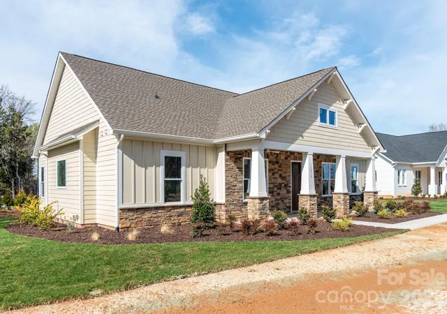 Photo 2 of Single family home for sale at 12813 Mayes Rd, Huntersville, NC 28078 | MLS# 4189023 | Listing updated on 2026-10-03