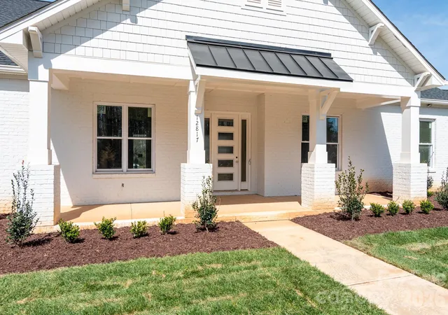 Photo 1 of Single family home for sale at 12817 Mayes Rd, Huntersville, NC 28078 | MLS# 4189363 | Listing updated on 2026-10-03
