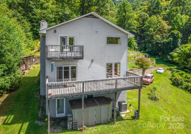 Photo 4 of Single family home for sale at 505 Old Home Pl Dr, Marshall, NC 28753 | MLS# 4207123 | Listing updated on 2026-10-01