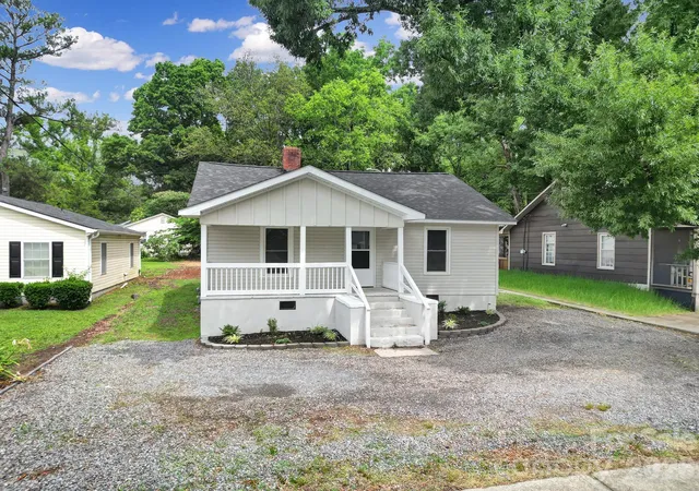 Photo 2 of Single family home for sale at 758 Jefferson Ave, Rock Hill, SC 29730 | MLS# 4226066 | Listing updated on 2026-09-15