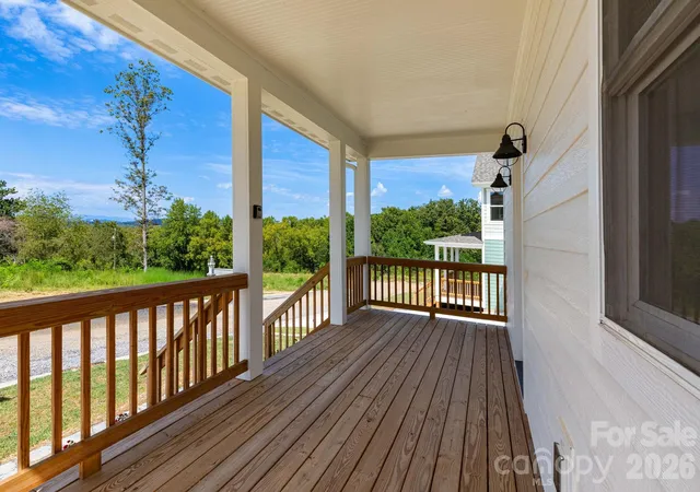 Photo 2 of Single family home for sale at 33 Loblolly Ln, Asheville, NC 28803 | MLS# 4228799 | Listing updated on 2026-10-10