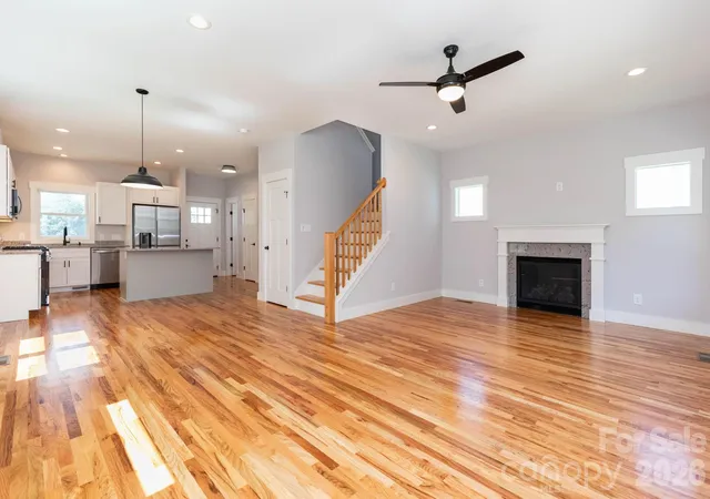 Photo 4 of Single family home for sale at 33 Loblolly Ln, Asheville, NC 28803 | MLS# 4228799 | Listing updated on 2026-10-10