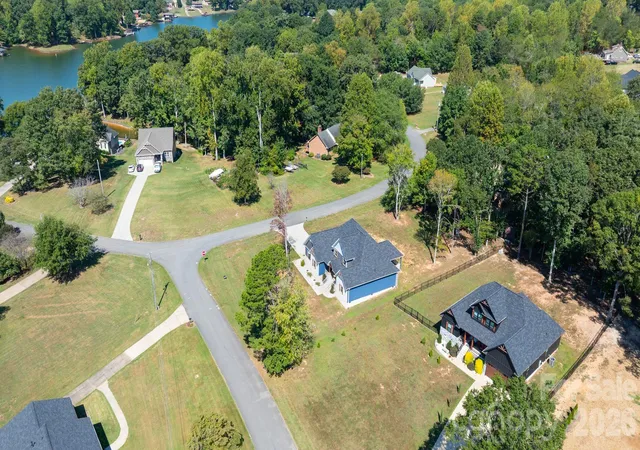 Photo 4 of Single family home for sale at 167 Harbor Point Dr, Cherryville, NC 28021 | MLS# 4235437 | Listing updated on 2026-10-07
