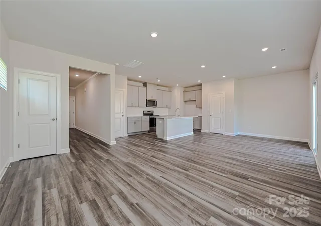 Photo 3 of Single family home for sale at 1433 Wildflower St, Newton, NC 28658 | MLS# 4282395 | Listing updated on 2026-09-15