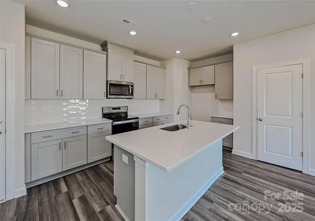 Photo 4 of Single family home for sale at 1433 Wildflower St, Newton, NC 28658 | MLS# 4282395 | Listing updated on 2026-09-15