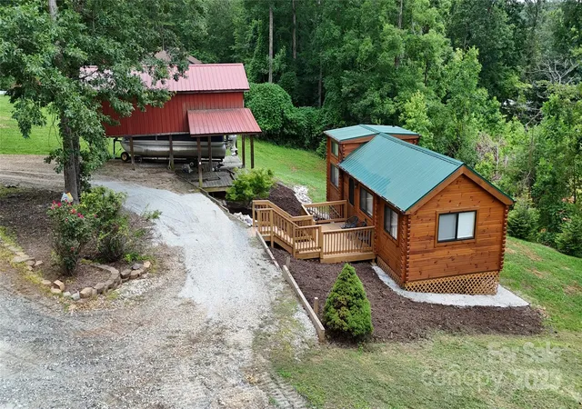 Photo 1 of Single family home for sale at 37 Bream Loop Rd, Marion, NC 28752 | MLS# 4292432 | Listing updated on 2026-09-30