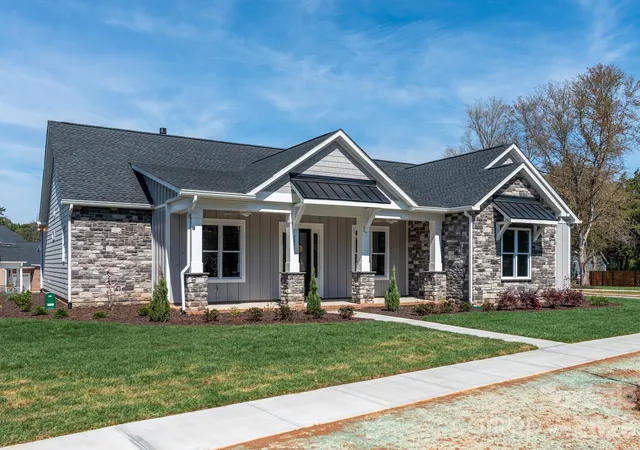 Photo 2 of Single family home for sale at 12821 Mayes Rd, Huntersville, NC 28078 | MLS# 4297462 | Listing updated on 2026-10-03