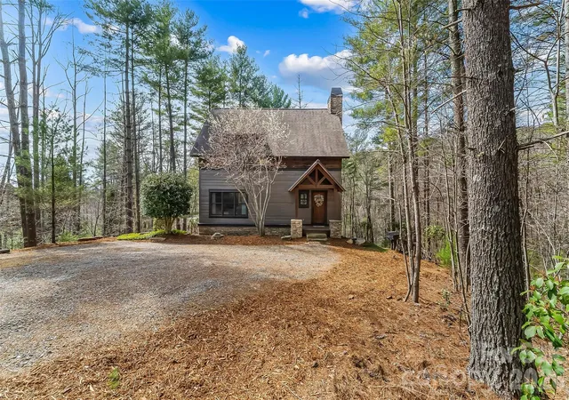 Photo 4 of Single family home for sale at 4064 Dense Acre Trl, Nebo, NC 28761 | MLS# 4301277 | Listing updated on 2026-10-05