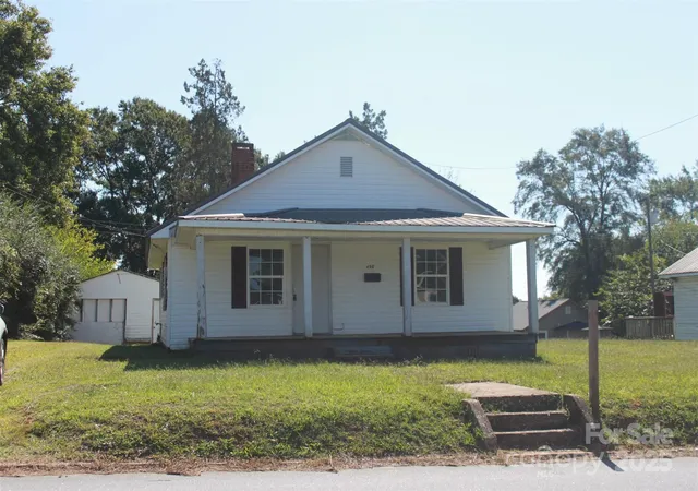 Photo 3 of Single family home for sale at 496 Spindale St, Spindale, NC 28160 | MLS# 4301726 | Listing updated on 2026-09-15