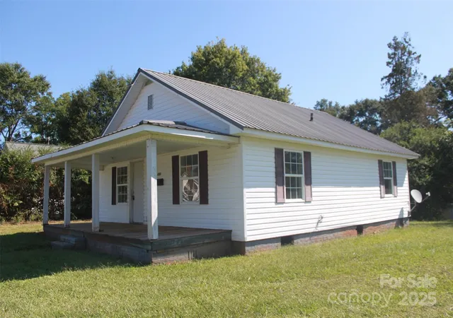 Photo 3 of Single family home for sale at 496 Spindale St, Spindale, NC 28160 | MLS# 4301726 | Listing updated on 2026-09-15