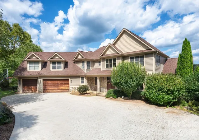 Photo 1 of Mansion for sale at 31 Bradford Vistas Dr, Fletcher, NC 28732 | MLS# 4303470 | Listing updated on 2026-10-01