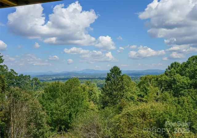 Photo 1 of Sale Pending at 435 Upper Laurel Dr, Hendersonville, NC 28739 | MLS# 4305569 | Listing updated on 2026-09-13