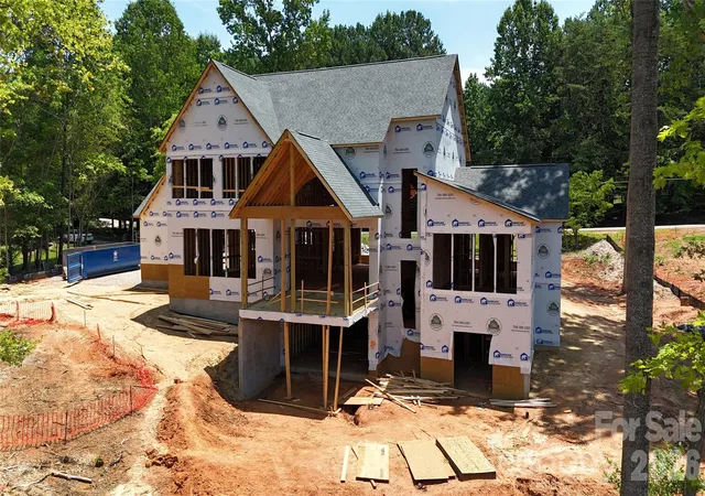 Photo 2 of Single family home for sale at 515 Kemp Rd, Mooresville, NC 28117 | MLS# 4309491 | Listing updated on 2026-09-14