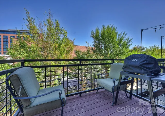 Photo 4 of Sale Pending at 1425 Camden Rd, Charlotte, NC 28203 | MLS# 4311487 | Listing updated on 2026-10-09