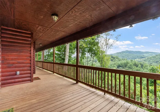 Photo 3 of Single family home for sale at 346 Appaloosa Trl, Burnsville, NC 28714 | MLS# 4312103 | Listing updated on 2026-09-13