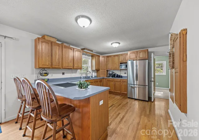 Photo 2 of Single family home for sale at 124/128 Lytle Cove Rd, Swannanoa, NC 28778 | MLS# 4313522 | Listing updated on 2026-09-30