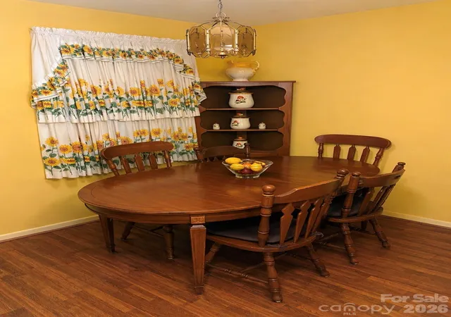 Photo 3 of Sale Pending at 2126 Syracuse Dr, Charlotte, NC 28216 | MLS# 4316831 | Listing updated on 2026-09-11