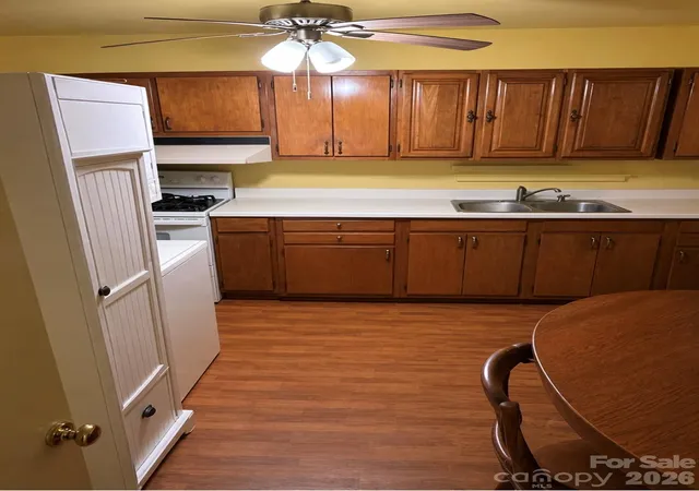 Photo 4 of Sale Pending at 2126 Syracuse Dr, Charlotte, NC 28216 | MLS# 4316831 | Listing updated on 2026-09-11