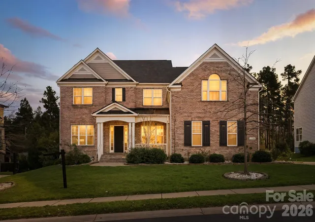 Photo 3 of Single family home for sale at 374 Hampton Trl Dr, Fort Mill, SC 29708 | MLS# 4319252 | Listing updated on 2026-09-13