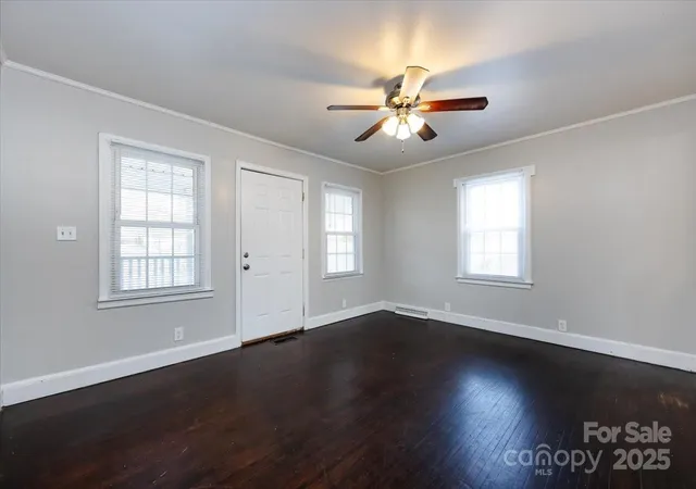 Photo 4 of Single family home for sale at 1027 Holland Ave, Gastonia, NC 28052 | MLS# 4324382 | Listing updated on 2026-09-11