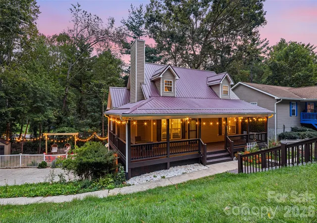 Photo 1 of Single family home for sale at 28 Grv Garden Ave, Candler, NC 28715 | MLS# 4324654 | Listing updated on 2026-10-02