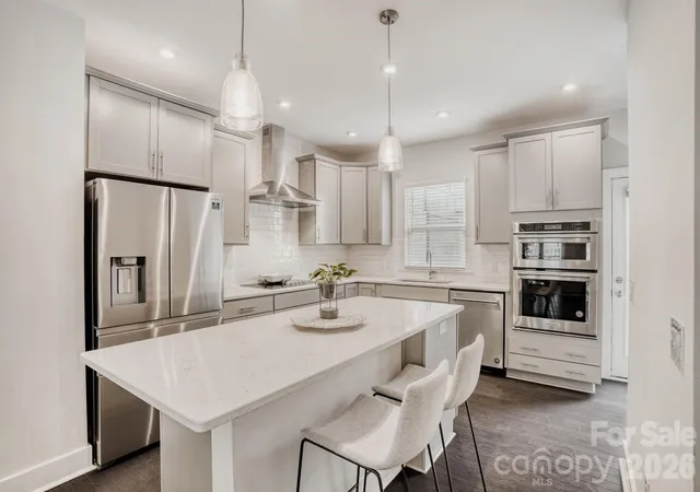 Photo 3 of Townhouse for sale at 3800 Sky Hvn Dr, Charlotte, NC 28209 | MLS# 4326961 | Listing updated on 2026-09-29
