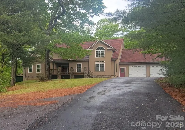 Photo 1 of Single family home for sale at 31 Reeds Crk Rd, Fairview, NC 28730 | MLS# 4328175 | Listing updated on 2026-09-11