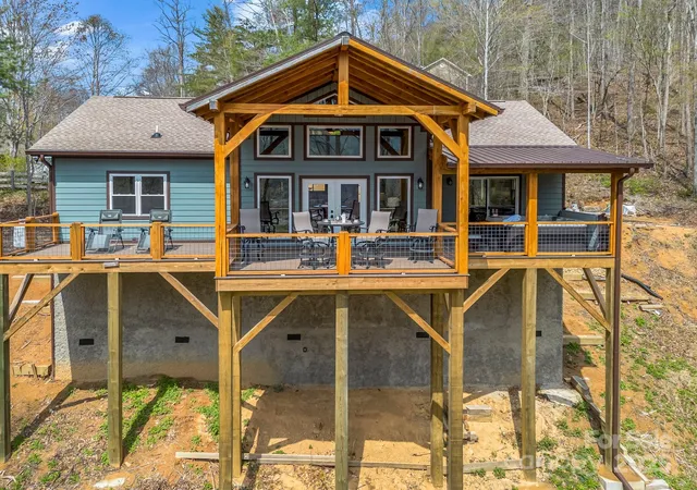 Photo 3 of Single family home for sale at 107 Twisted Birch Dr, Hendersonville, NC 28792 | MLS# 4328960 | Listing updated on 2026-09-10