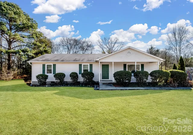 Photo 2 of Single family home for sale at 1909 Charlotte Hwy, York, SC 29745 | MLS# 4330555 | Listing updated on 2026-09-23