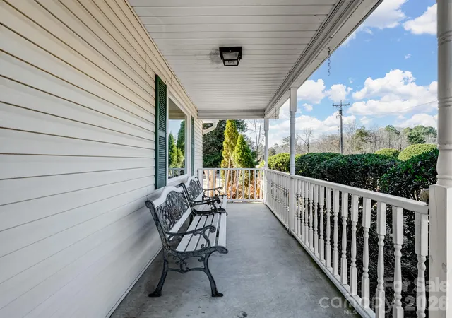 Photo 4 of Single family home for sale at 1909 Charlotte Hwy, York, SC 29745 | MLS# 4330555 | Listing updated on 2026-09-23