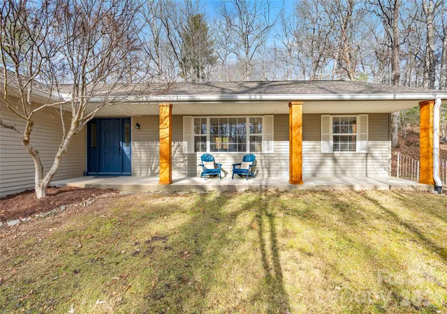 Photo 3 of Single family home for sale at 177 Country Rd, Brevard, NC 28712 | MLS# 4331817 | Listing updated on 2026-10-08