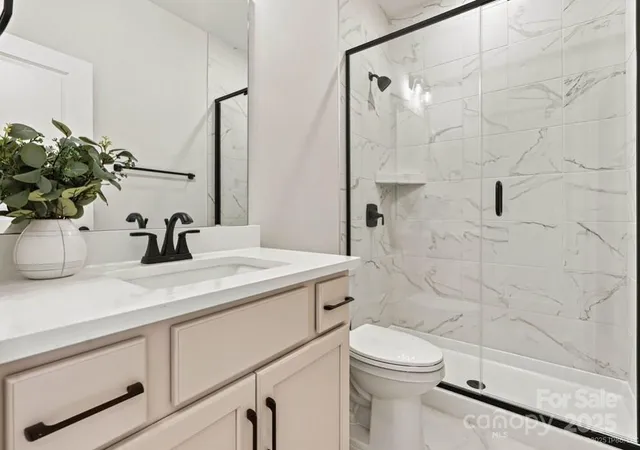 Photo 3 of Single family home for sale at 4180 Creek Brg Cir, Charlotte, NC 28213 | MLS# 4331974 | Listing updated on 2026-09-15