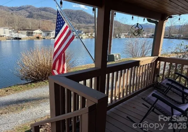 Photo 1 of Single family home for sale at 129 Mallard Loop, Waynesville, NC 28785 | MLS# 4335027 | Listing updated on 2026-09-15