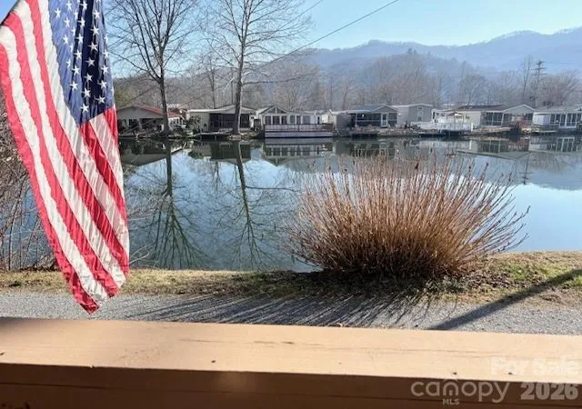 Photo 3 of Single family home for sale at 129 Mallard Loop, Waynesville, NC 28785 | MLS# 4335027 | Listing updated on 2026-09-15