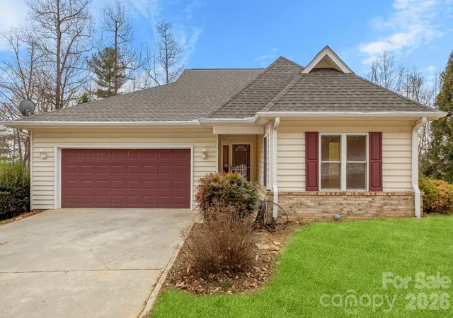 Photo 2 of Single family home for sale at 242 Carriage Summitt Way, Hendersonville, NC 28791 | MLS# 4335765 | Listing updated on 2026-09-29