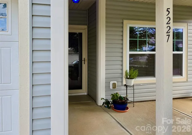 Photo 2 of Single family home for sale at 5227 Crystal Lakes Dr, Rock Hill, SC 29732 | MLS# 4338532 | Listing updated on 2026-09-22