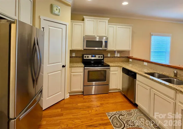 Photo 4 of Single family home for sale at 5227 Crystal Lakes Dr, Rock Hill, SC 29732 | MLS# 4338532 | Listing updated on 2026-10-28