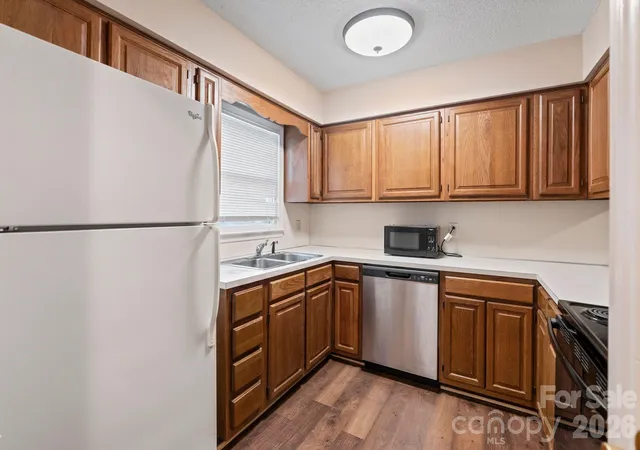 Listing Photo 4 - Condo for sale in building located at 239 13Th Ave Pl Nw, Hickory, NC 28601 - Unit #16