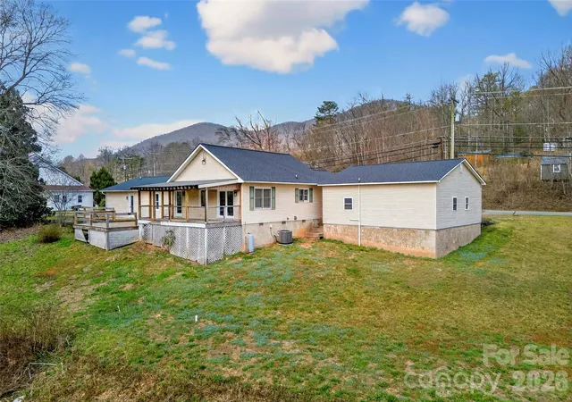 Photo 2 of Single family home for sale at 4259 Us 70 Rd W, Marion, NC 28752 | MLS# 4340034 | Listing updated on 2026-09-29
