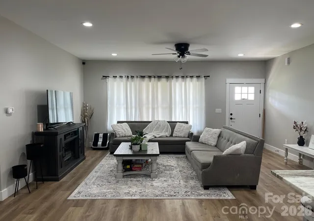 Photo 2 of Single family home for sale at 4050 Fairview Dr #9, Maiden, NC 28650 | MLS# 4341415 | Listing updated on 2026-09-12